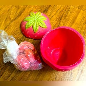 1974 Avon strawberry container with original strawberry soap